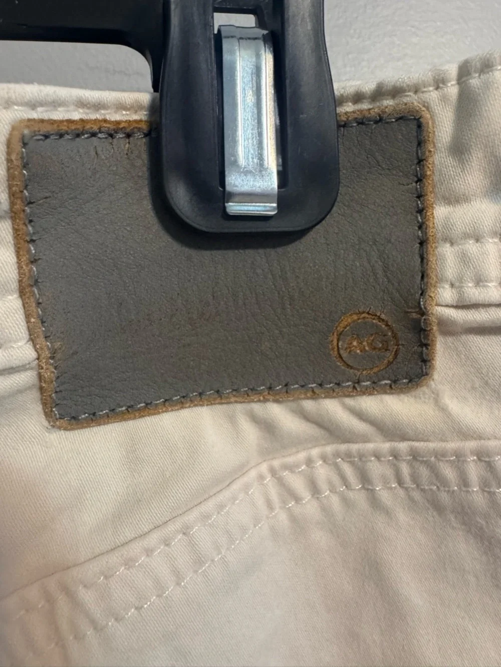 AG Adriano Goldschmied ivory chino pants Men's 33x32‎